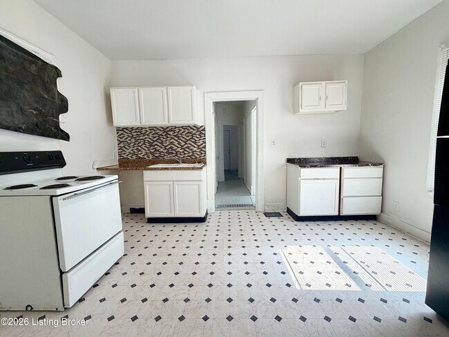 Building Photo - 2123 Dumesnil St