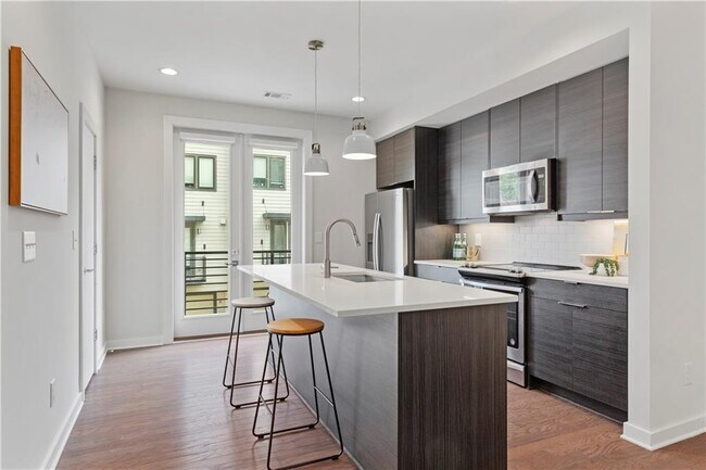 Building Photo - 415 Gartrell St SE