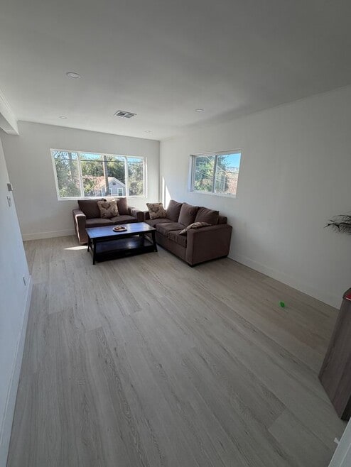 Building Photo - 10356 Oro Vista Ave