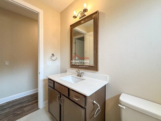 Building Photo - Charming Custom-Built Home with Bonus Room...