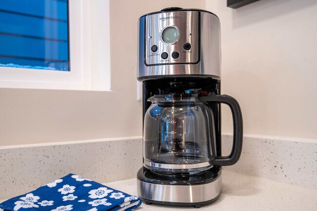 Building Photo - 27 4th St E