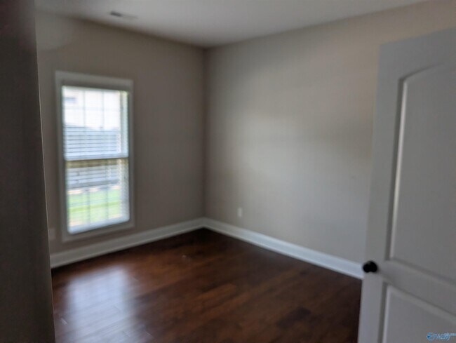Building Photo - 7126 Weeping Willow Dr SE