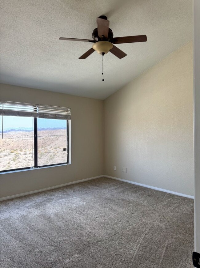 Building Photo - 3-Bedroom Condo with Spectacular Views in Riverview Bluffs