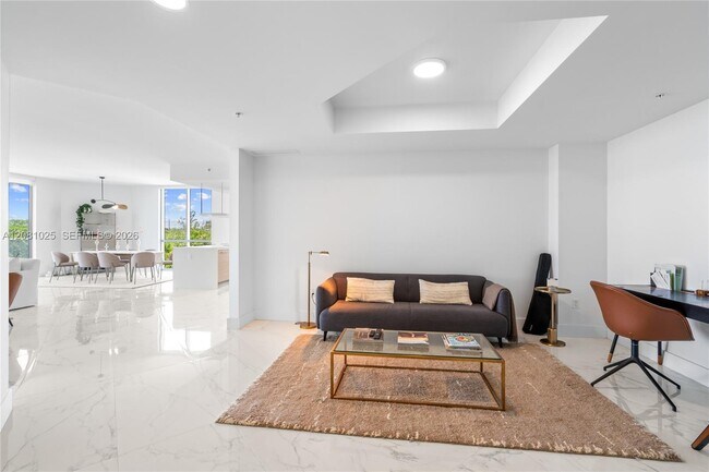 Building Photo - 17111 Biscayne Blvd
