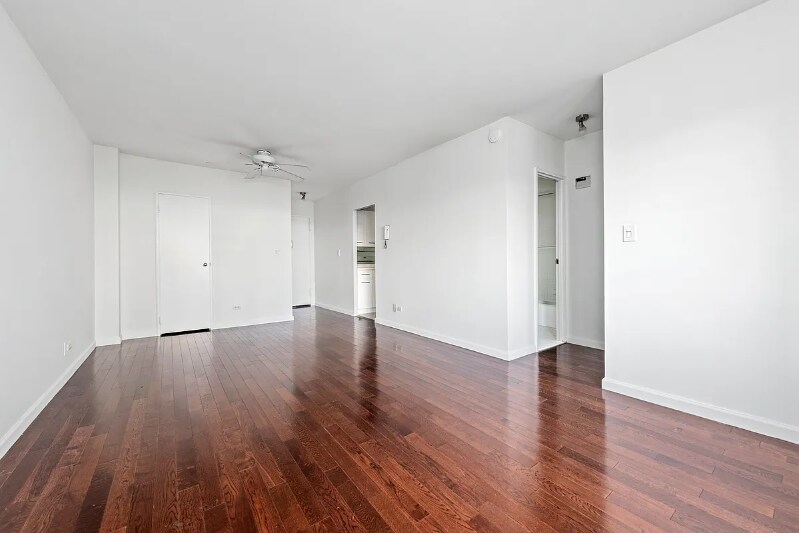 Building Photo - 345 E 80th St