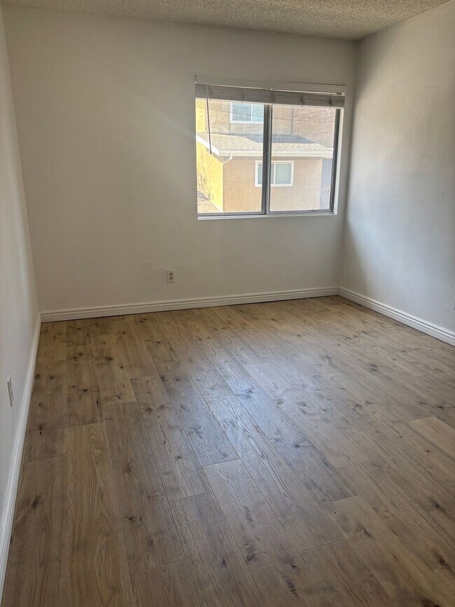 Building Photo - 2bd/2ba Upper Unit In Quail Ridge!!