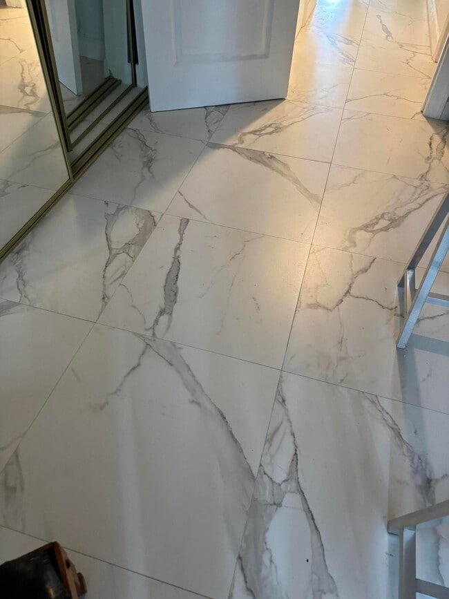 Building Photo - 325 Andover E