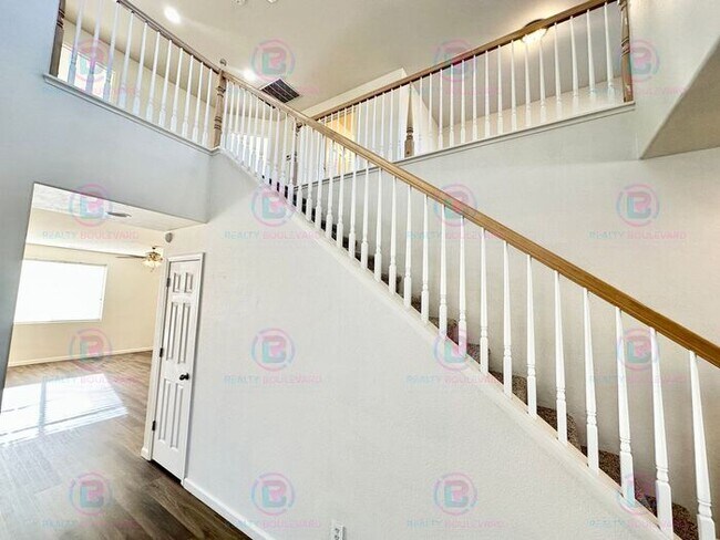 Building Photo - 1/2 Month Free - Look & Lease Same Day!!! Spacious 4-Bedroom 3 Bath, 3 Car Garage Home with Loft,...