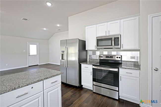 Building Photo - 2973 Greenbriar Rd