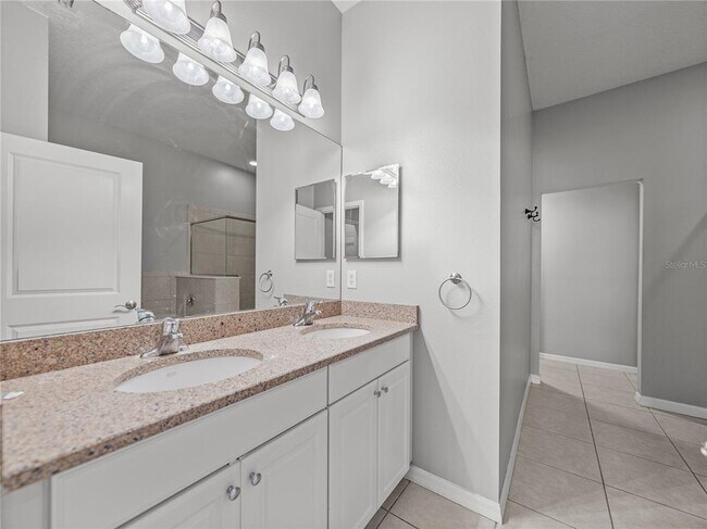 Building Photo - 6222 Hadley Commons Dr