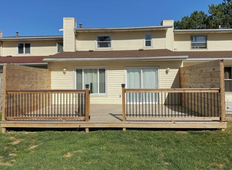 Building Photo - 804B S Okaw