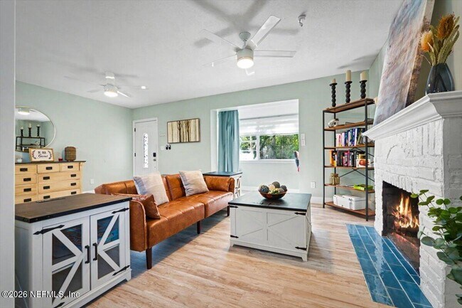 Building Photo - 719 S Shores Rd