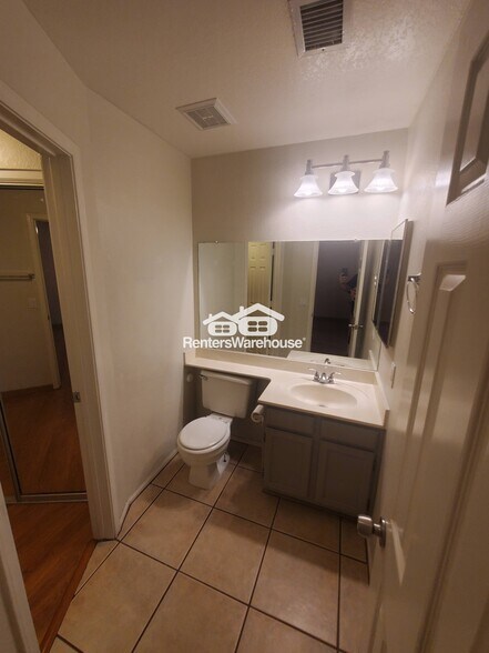 Building Photo - 1718 S Longmore