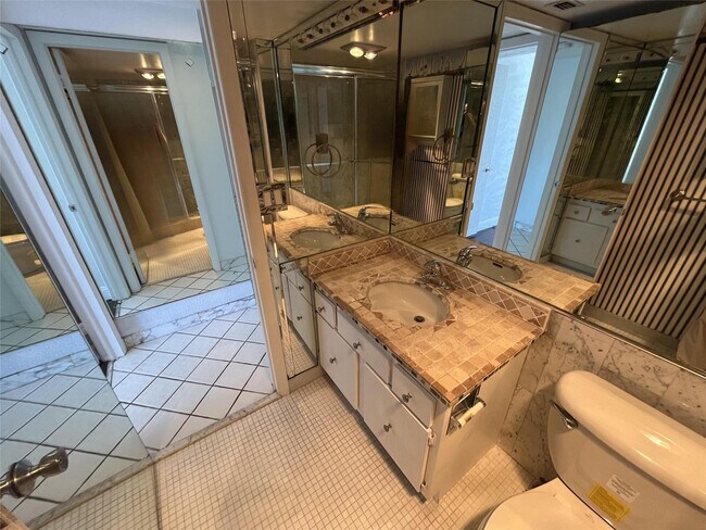 Building Photo - 3500 Galt Ocean Dr