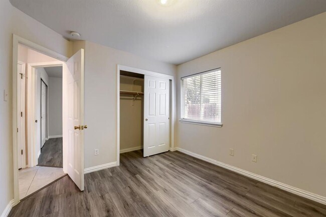 Building Photo - 4447 Bremner Dr