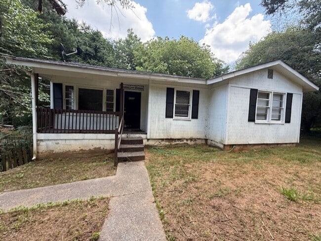 Building Photo - Charming 3 Bedroom Home on Secluded Street...