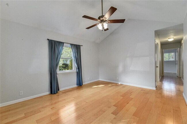 Building Photo - 5804 Cedardale Dr