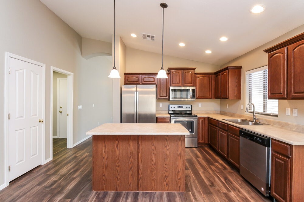 Building Photo - 3275 W Sunshine Butte Dr