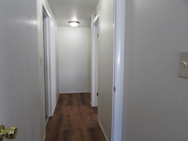 Building Photo - 848 Oxford Pl