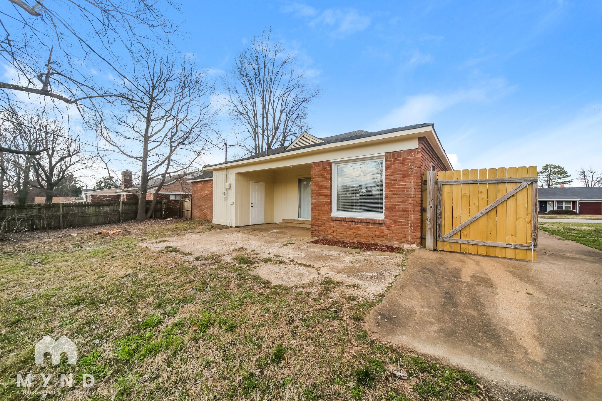 Building Photo - 1773 Kilarney Ave