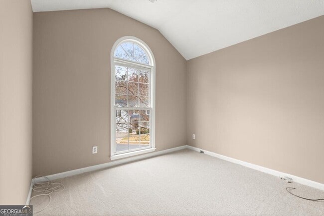 Building Photo - 16 Valleyside Dr