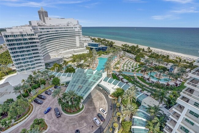 Building Photo - 4401 Collins Ave