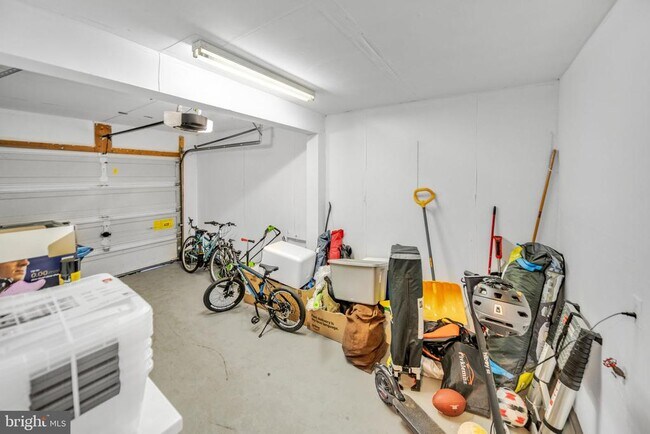 Building Photo - 6340 Cullen Pl