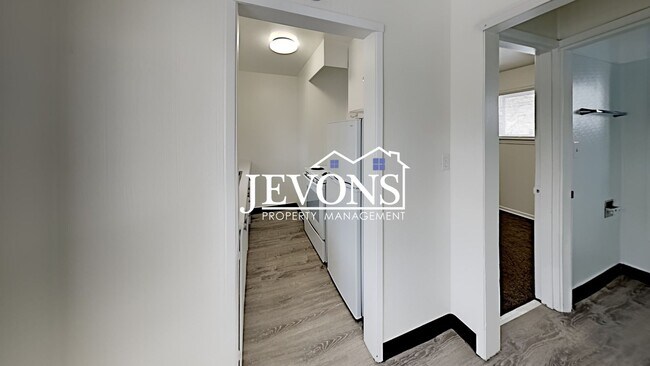 Building Photo - Spacious 3-Bedroom Home in Yakima with Fenced Yard & Driveway Parking