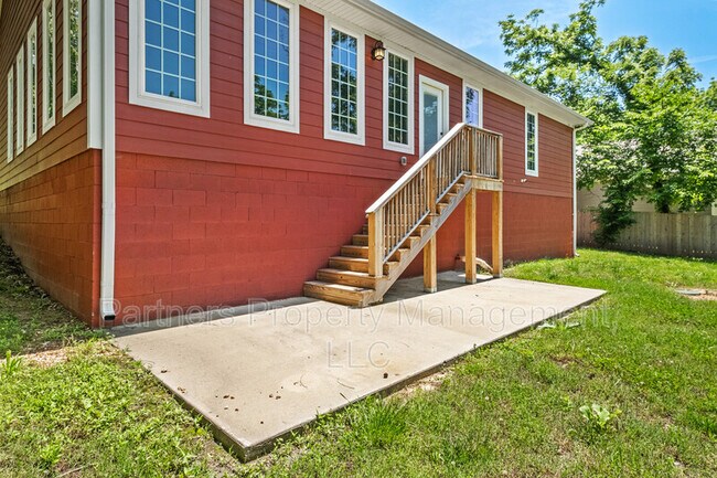 Building Photo - 6 Bishop Ln