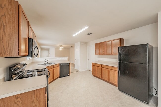 Building Photo - 8864 Valley River Dr