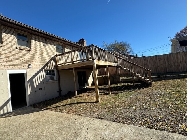 Building Photo - Nice ranch on basement in Charlotte Park