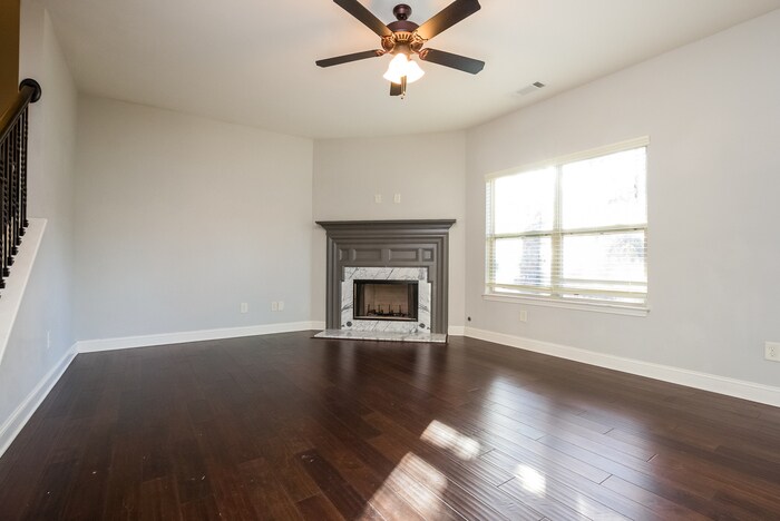 Building Photo - 333 Castle Top Ln SE