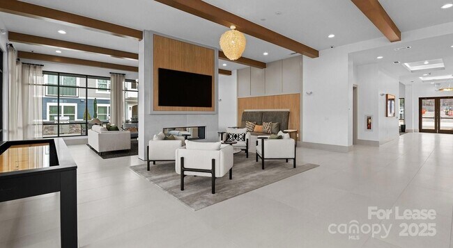 Building Photo - 2546 Perimeter Pointe Pkwy