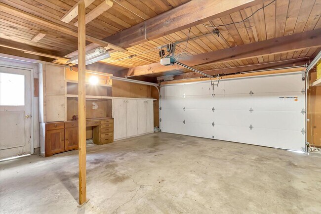 Building Photo - 3 Bedroom 2 Bath Home located in Palo Alto's Palo Verde Neighborhood!