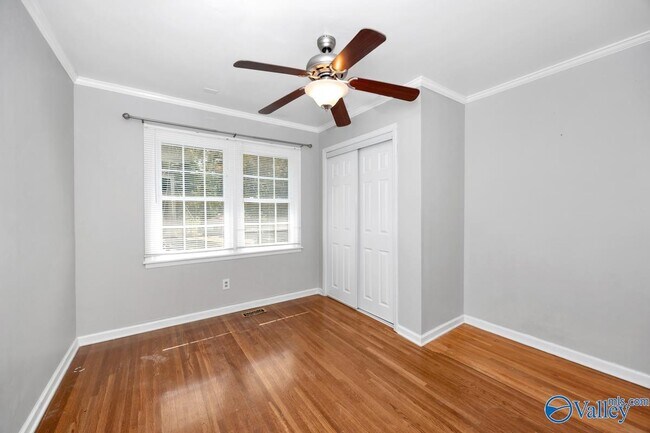 Building Photo - 8002 Greenwillow Ct SE