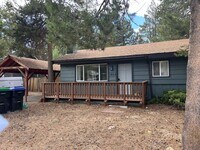 Building Photo - Cozy and clean home in the county near the...