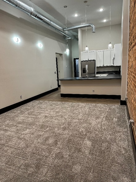 Building Photo - 430-432 Main St