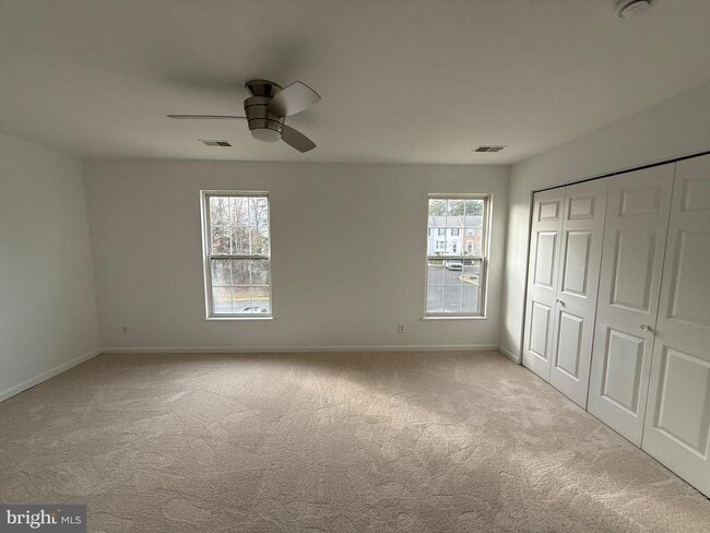 Building Photo - 3 Coachlight Dr