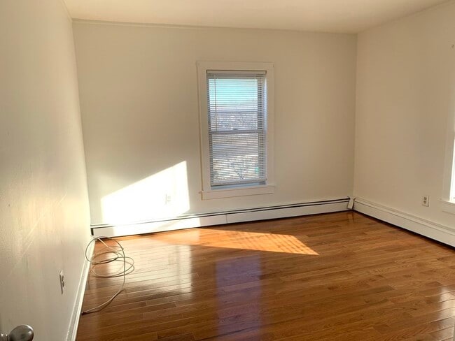 Building Photo - 712 Lawrence St