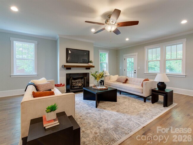 Building Photo - 326 State St