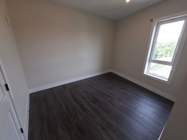 Building Photo - 64 Tolman St