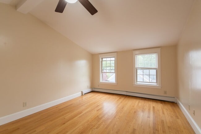 Building Photo - 51 Kingston Ave