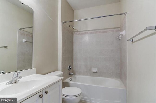 Building Photo - 2002 Idlewild Blvd