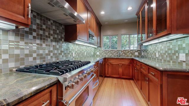 Building Photo - 9000 Elevado Ave