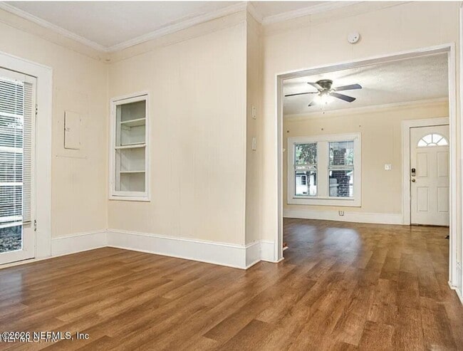 Building Photo - 940 Glencarin St