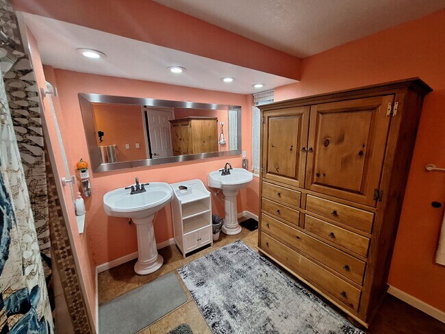 Building Photo - Gulf Access Home on Canal Available Now
