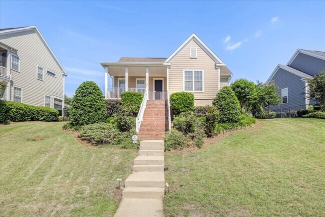 Primary Photo - 3033 Dickinson Dr