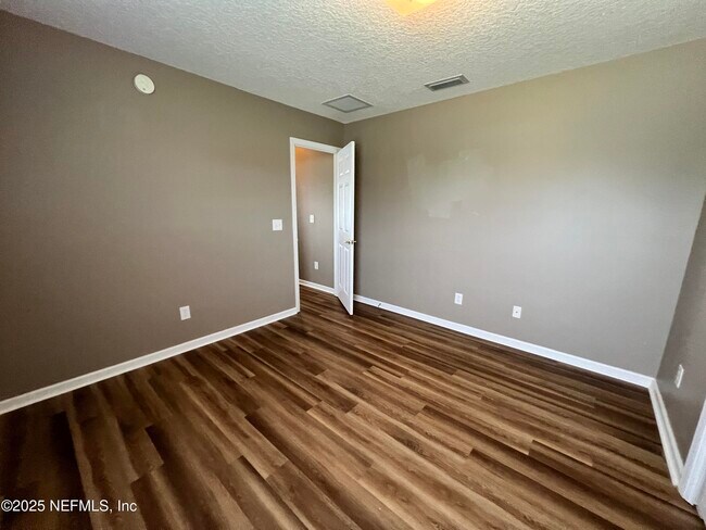Building Photo - 1109 Seattle Slew Ln