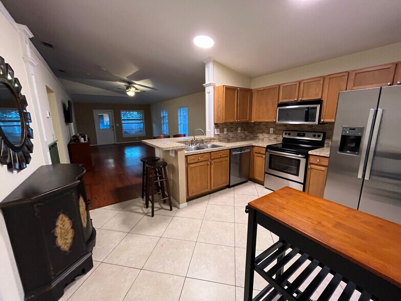 Building Photo - 5026 6th Ave N