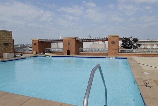 Building Photo - $400 Off! Professionally Managed, Spacious...